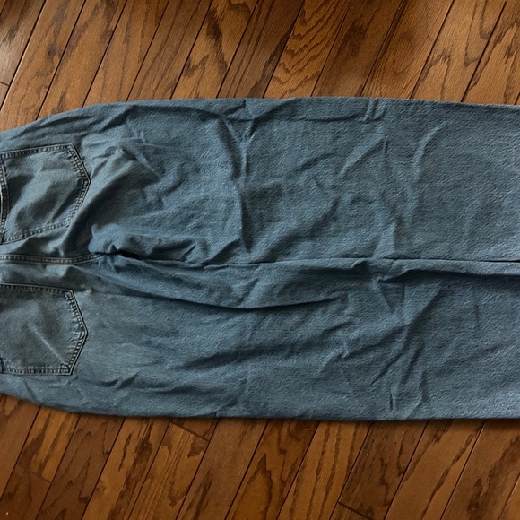 Abercrombie High Rise The Loose Jeans - Picture 4 of 4